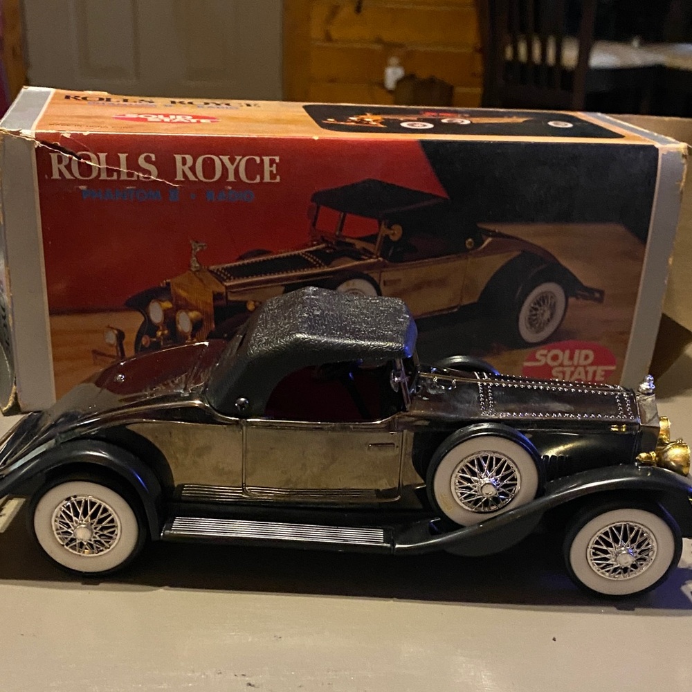 Vintage Rolls Royce Phantom II Radio Solid State Model Car w/ Box – For Repair